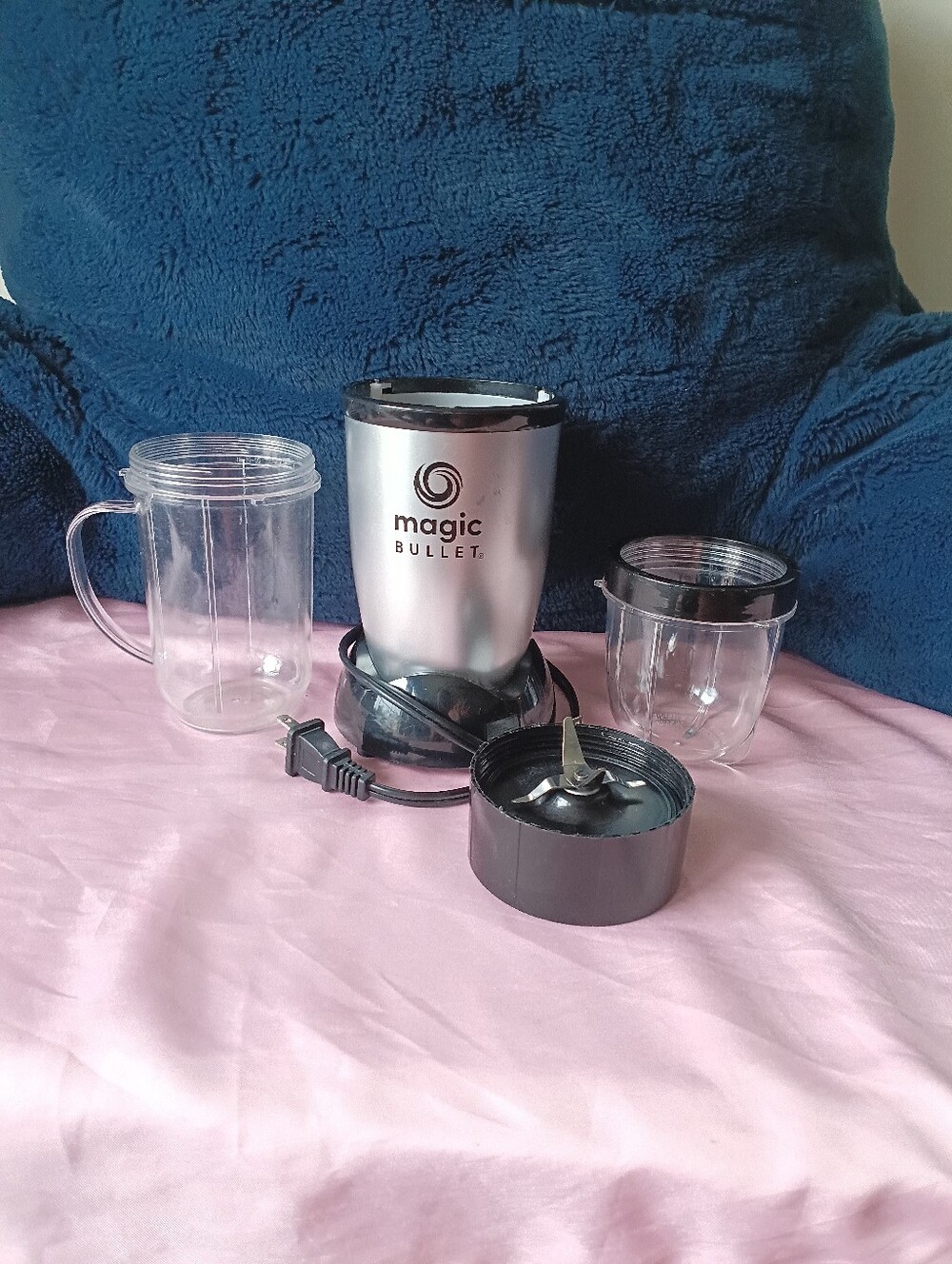 Magic Bullet Personal Blender - Silver Base with 2 Clear Cups
